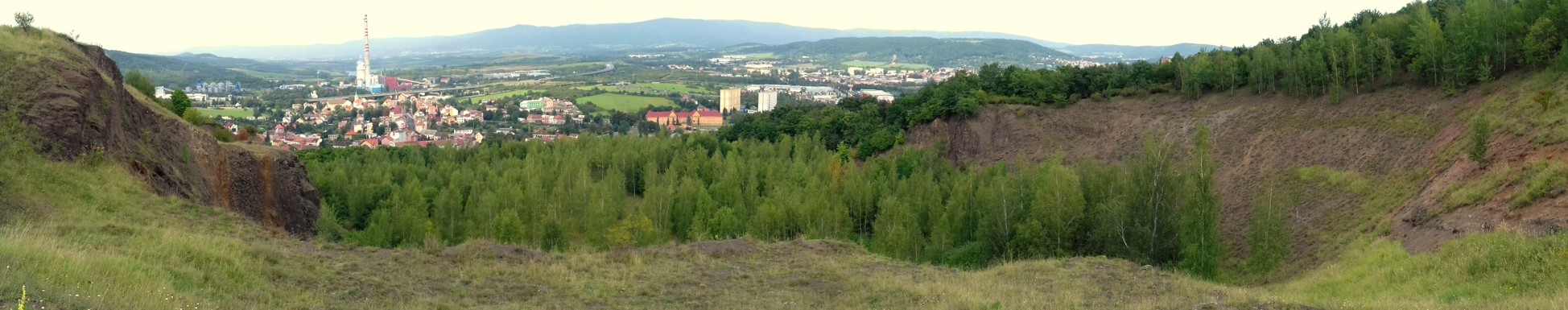 OPUŠTĚNÝ LOM TRMICE U ÚSTÍ NAD LABEM