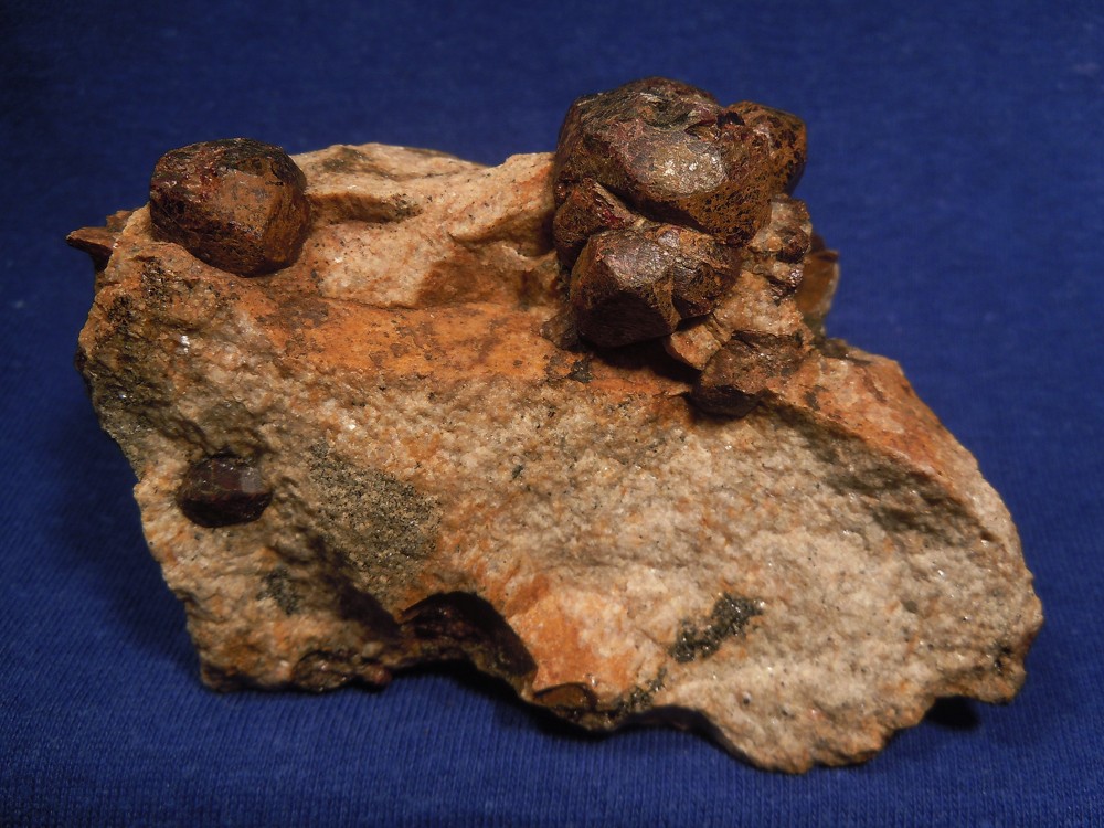 ALMANDIN (1)