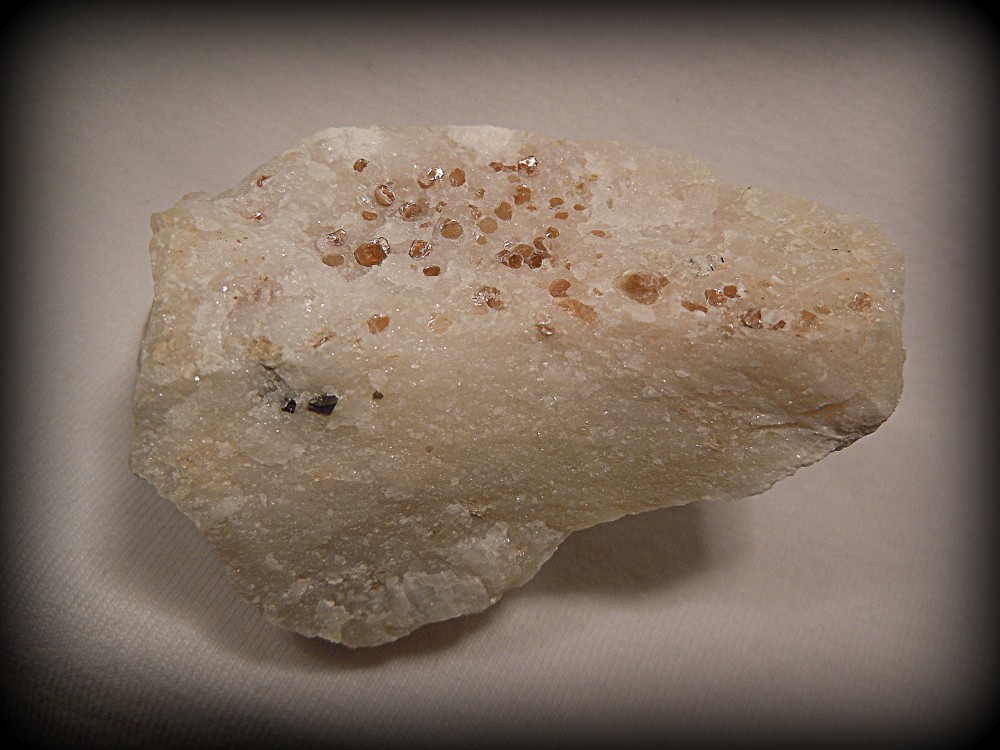 SPINEL, FLOGOPIT