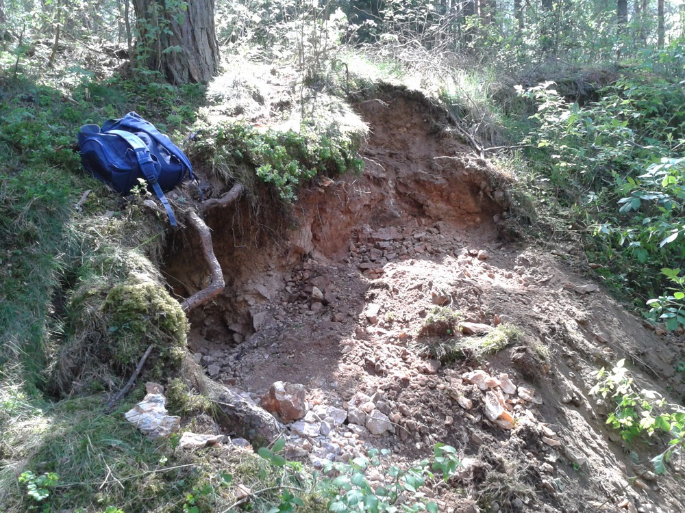 ZDE JSME NAŠLI ZBYTEK DUTINY...